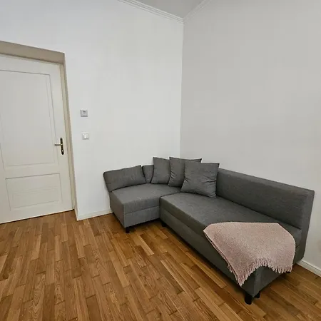 Διαμέρισμα Modern Riverside Flat