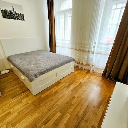 Apartment Modern Riverside Flat *